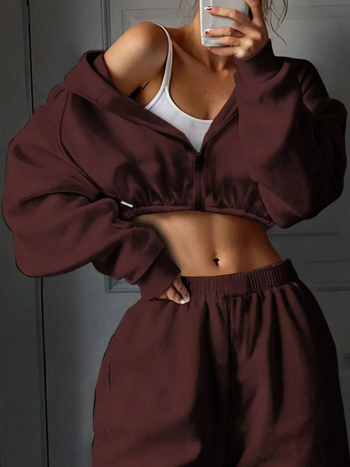 Long sleeve polyester sports sweater two-piece set showing coat and trousers in multiple colour options