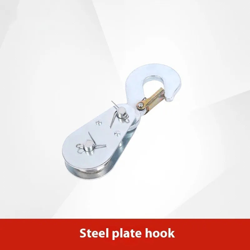 Red lifting pulley with safety latch, forged from A3 steel for industrial use with up to 5000kg load capacity.