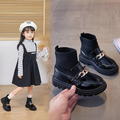 Children's knitted breathable sneakers with elastic band in black and white
