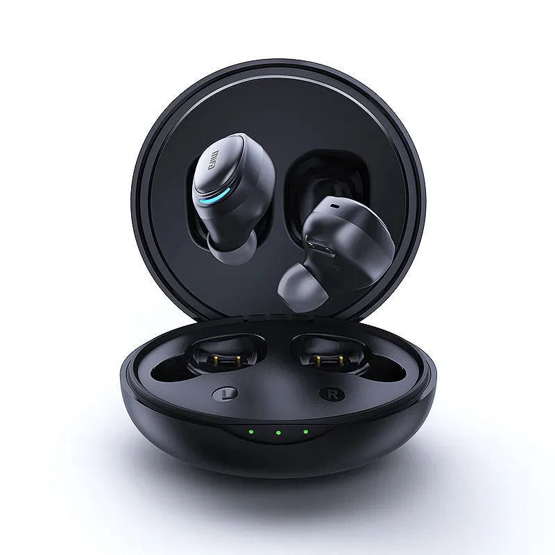 Wireless Bluetooth TWS X8 headphones in Black or White with 6mm speaker and 450mAh charging compartment