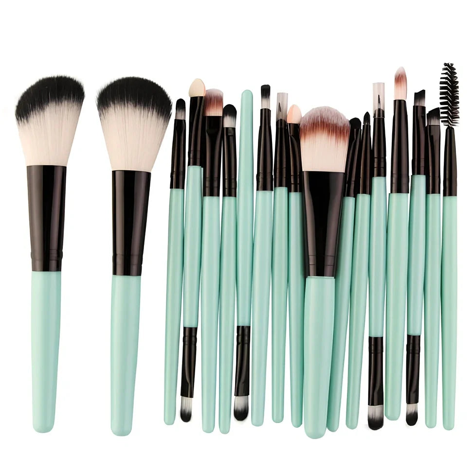 MAANGE 18-piece makeup brush set with fan-shaped tools and various brush heads