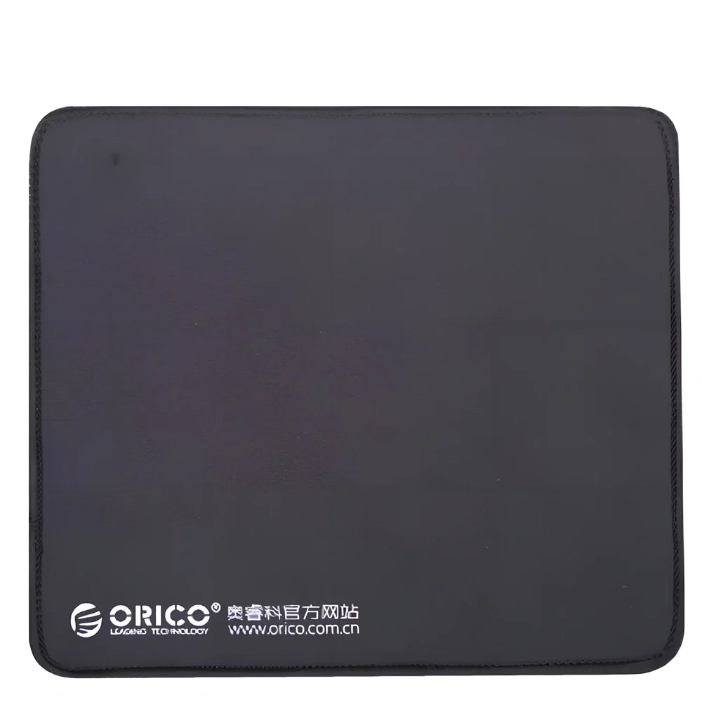 Black gaming mouse pad measuring 300x250mm with natural rubber base and 5mm thickness