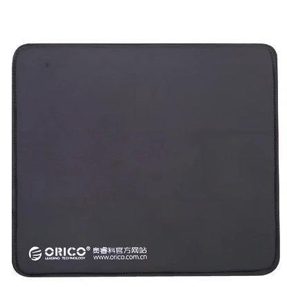 Black gaming mouse pad measuring 300x250mm with natural rubber base and 5mm thickness
