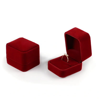 Flannel-lined jewellery box measuring 5x5x4.5cm in beige colour with MDF construction