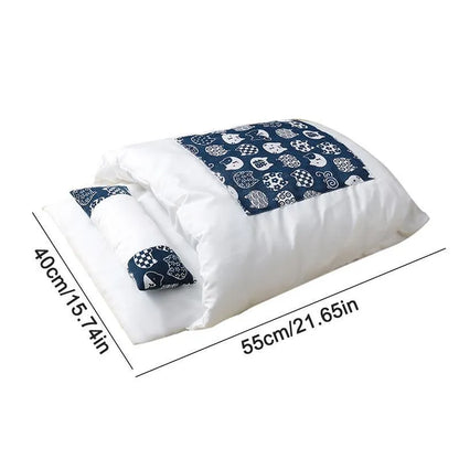 Removable winter sleeping bag bed for cats and dogs with pillow, shown in multiple sizes.