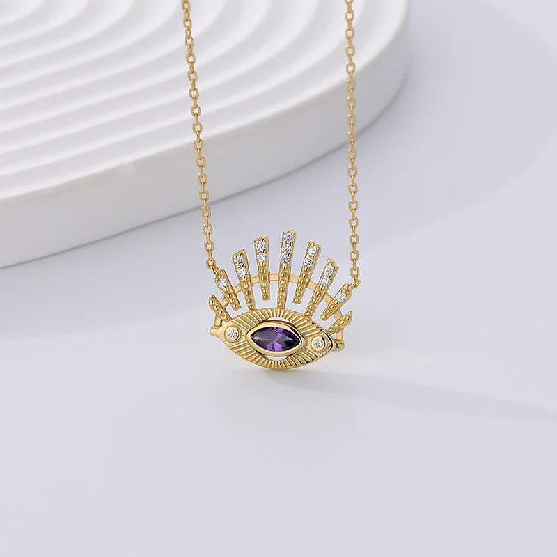 A captivating geometric necklace with sparkling zircon stones in a 925 sterling silver setting