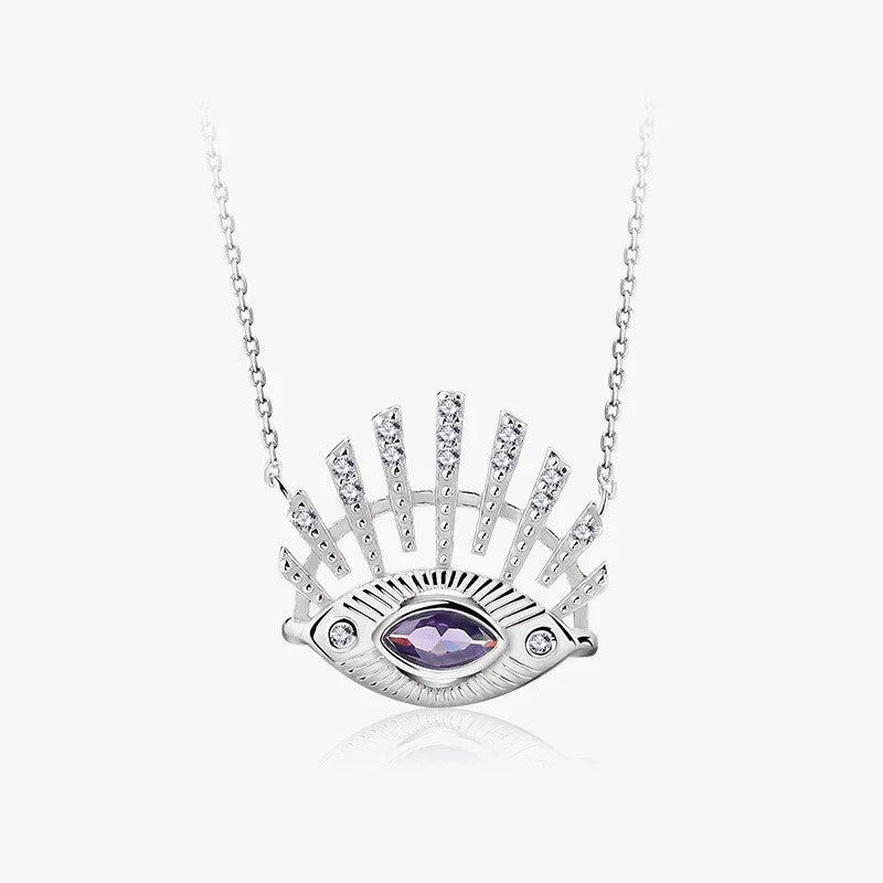 A captivating geometric necklace with sparkling zircon stones in a 925 sterling silver setting