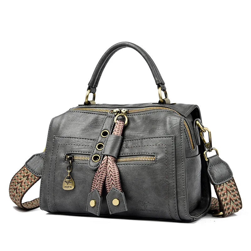 Women's one-shoulder crossbody bag in soft PU leather with retro styling