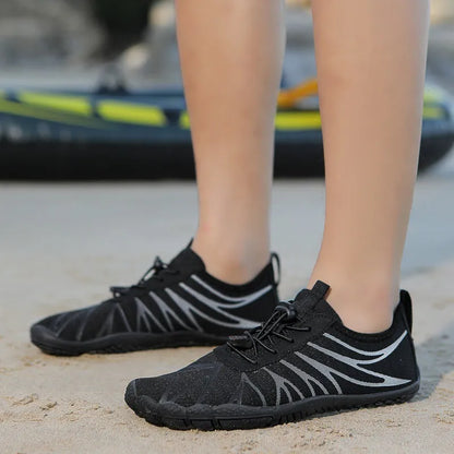 Men and women's casual sports running shoes with breathable upper and rubber sole