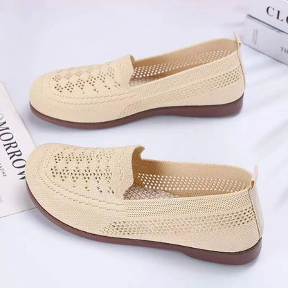 Elderly women's antiskid shoes with Flyknit lining and mesh upper in beige, black or brown colours