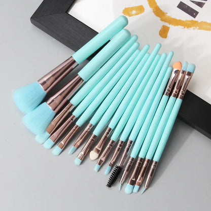 MAANGE 18-piece make-up brush set with fan-shaped tools for contouring and blending on a table