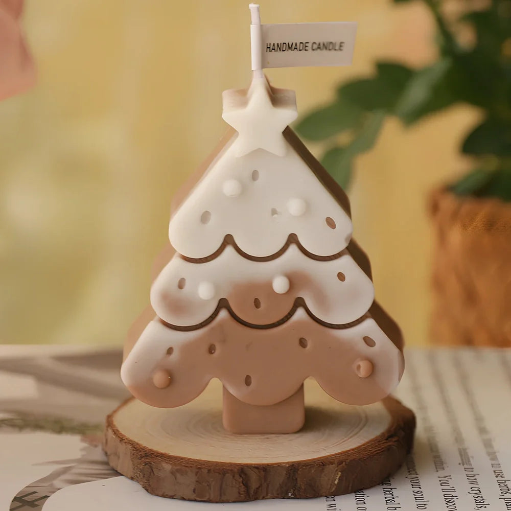 Christmas tree scented soy wax candle with lead-free cotton wick in cylindrical shape, multiple size options available