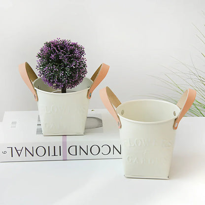 Iron flower pot with manual finishing in 15cm and 10cm sizes for desktop plants