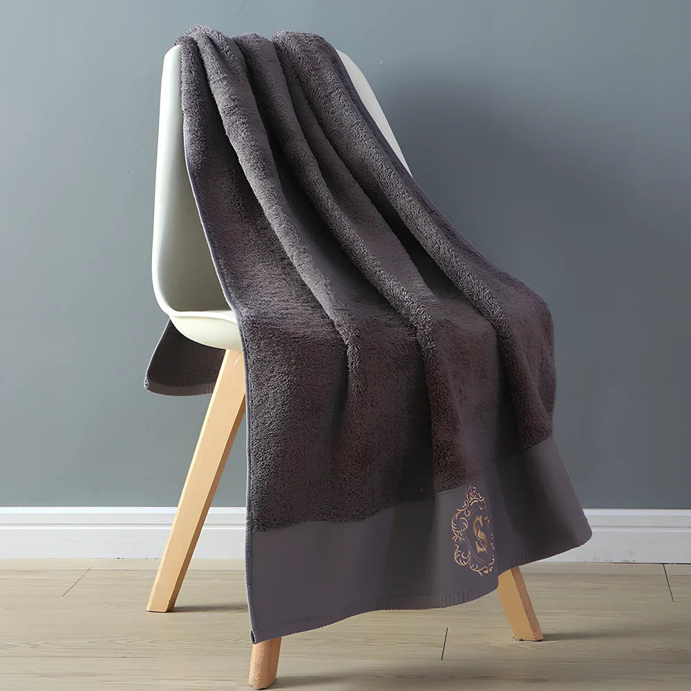 Pure cotton bath towel with spiral hair construction measuring 80x160cm in business grey colour
