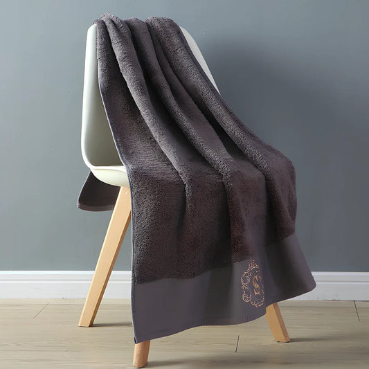 Pure cotton bath towel with spiral hair construction measuring 80x160cm in business grey colour
