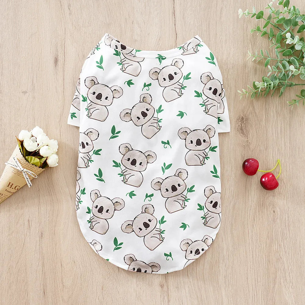 Small dog wearing printed t-shirt with bust measurement 47cm and back length 32cm for dogs 3.50kg-5.00kg