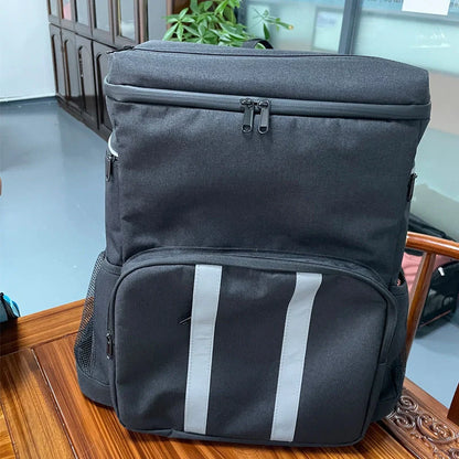 Large capacity refrigerated backpack in gray and black, perfect for picnics and outdoor adventures