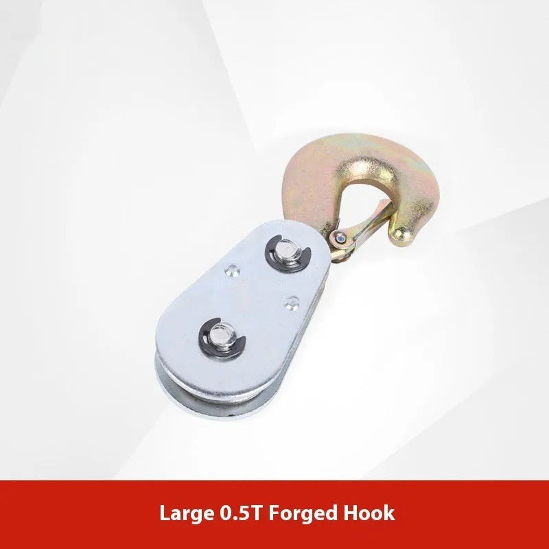 Red lifting pulley with safety latch, forged from A3 steel for industrial use with up to 5000kg load capacity.