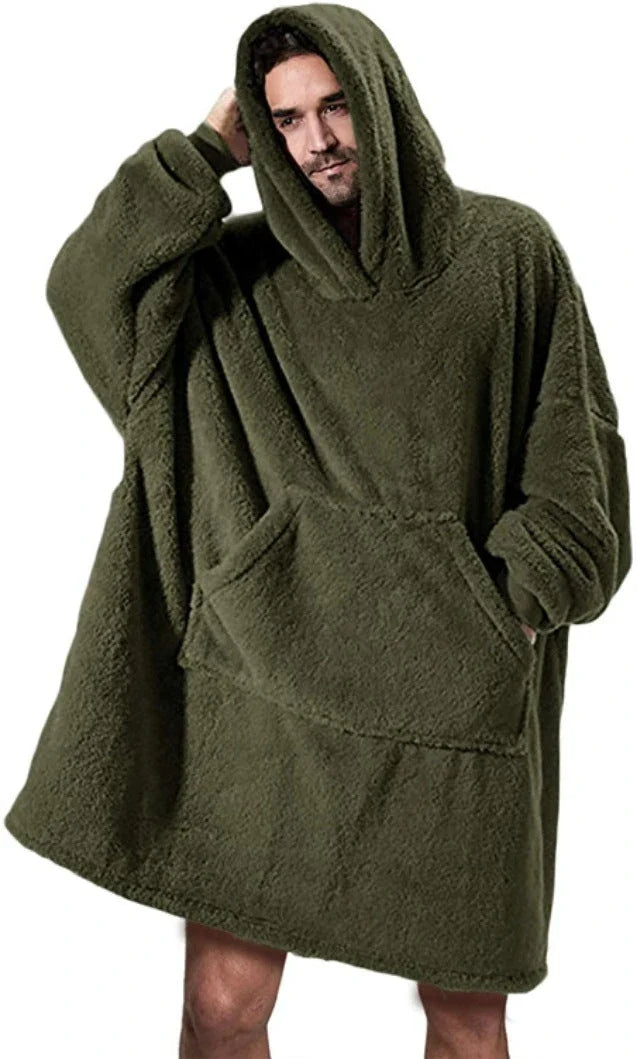 Cozy hooded sweatshirt with oversized front pocket, made of premium double-sided fleece fabric for maximum warmth and comfort