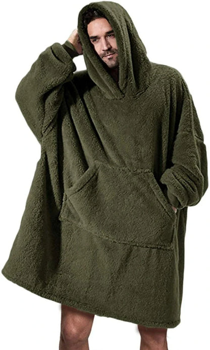 Cozy hooded sweatshirt with oversized front pocket, made of premium double-sided fleece fabric for maximum warmth and comfort