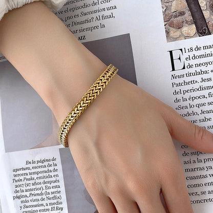 18K gold plated titanium steel bracelet with hemp flower design