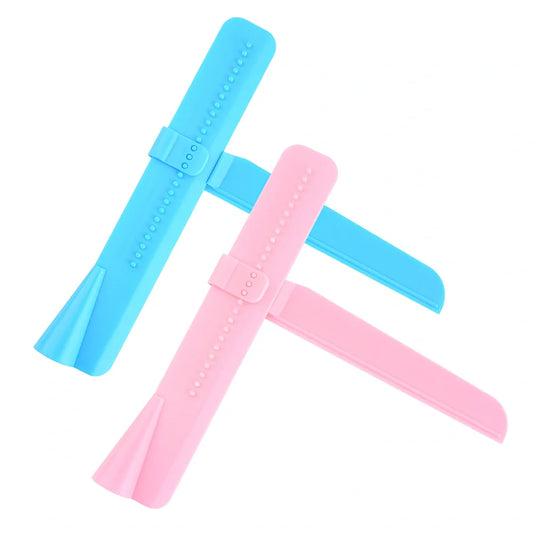 Blue ABS plastic cake smoother measuring 20cm with ergonomic handle for cake decorating