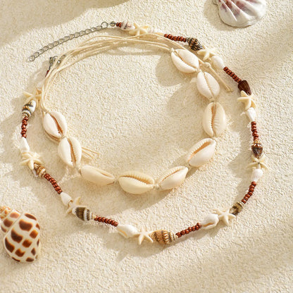 Bohemian shell necklace with geometric pendant for women in natural shell material