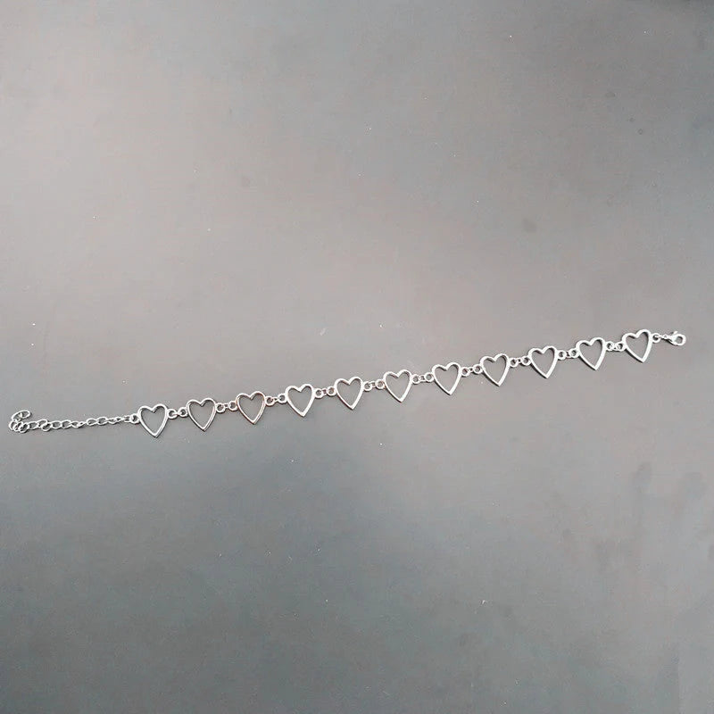 Hollow Korean Sweet Love Heart Choker Necklace in silver and gold with adjustable chain