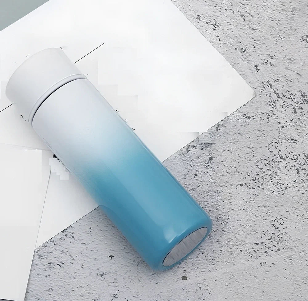 Stainless steel vacuum flask with temperature display showing beverage temperature, 22.5cm height