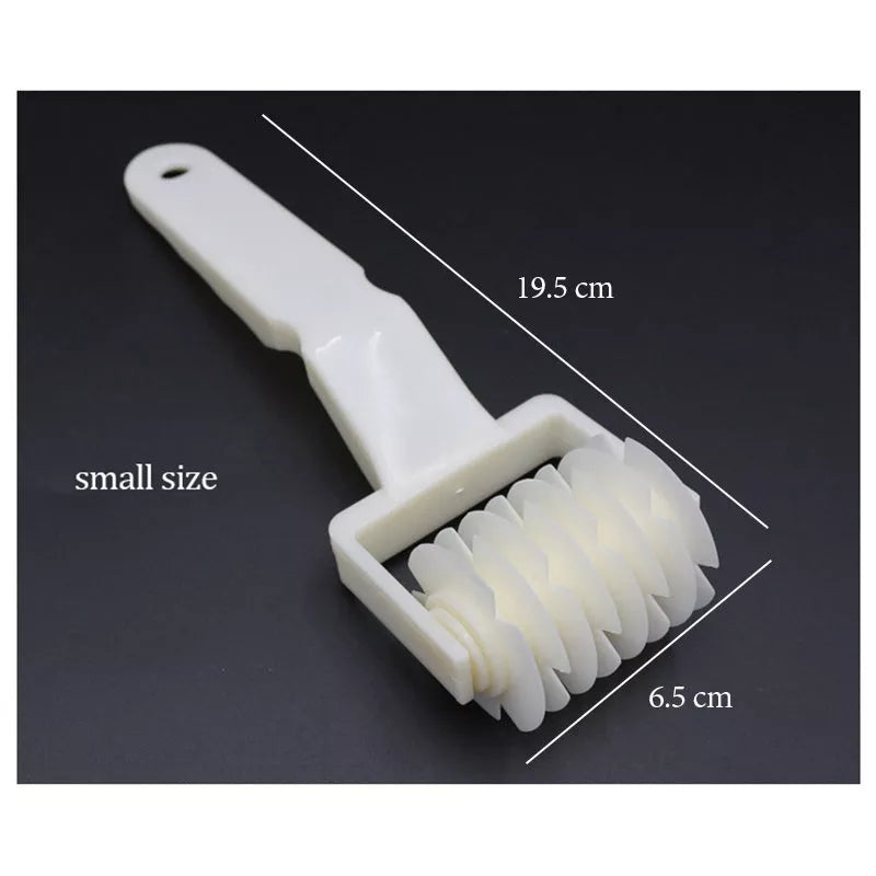 Plastic pizza knife set in three sizes for clean, effortless slicing