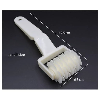 Plastic pizza knife set in three sizes for clean, effortless slicing