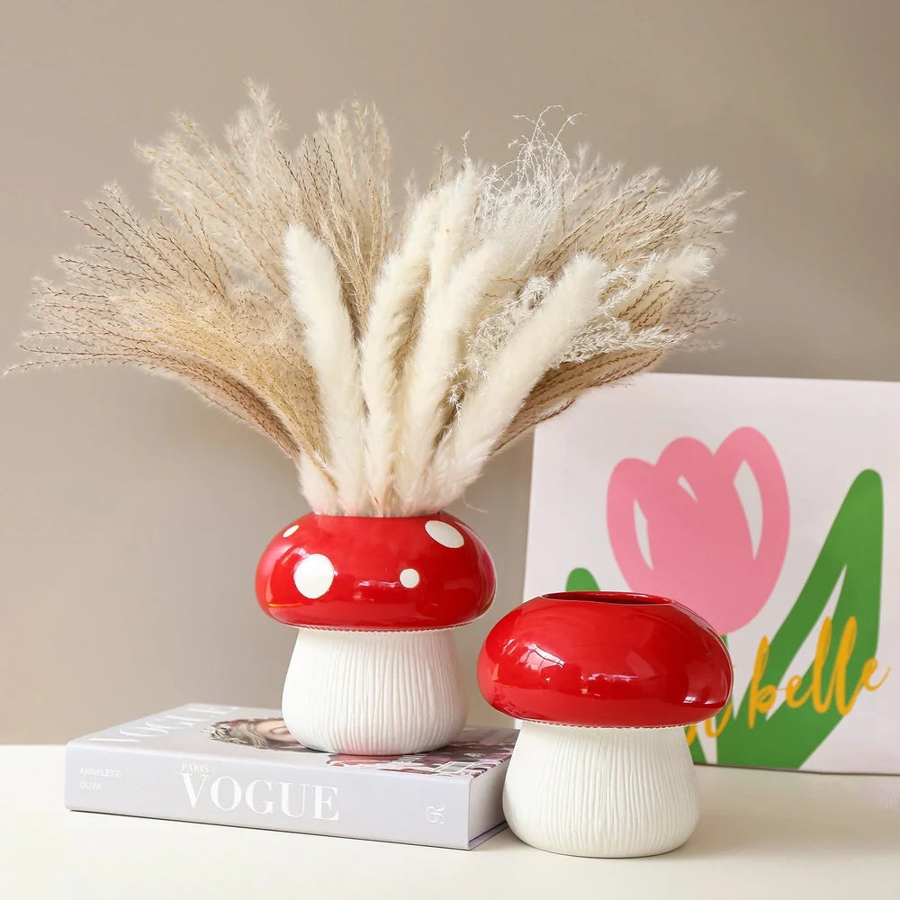 Mushroom-shaped ceramic vase with European painting, white spots, 15cm height