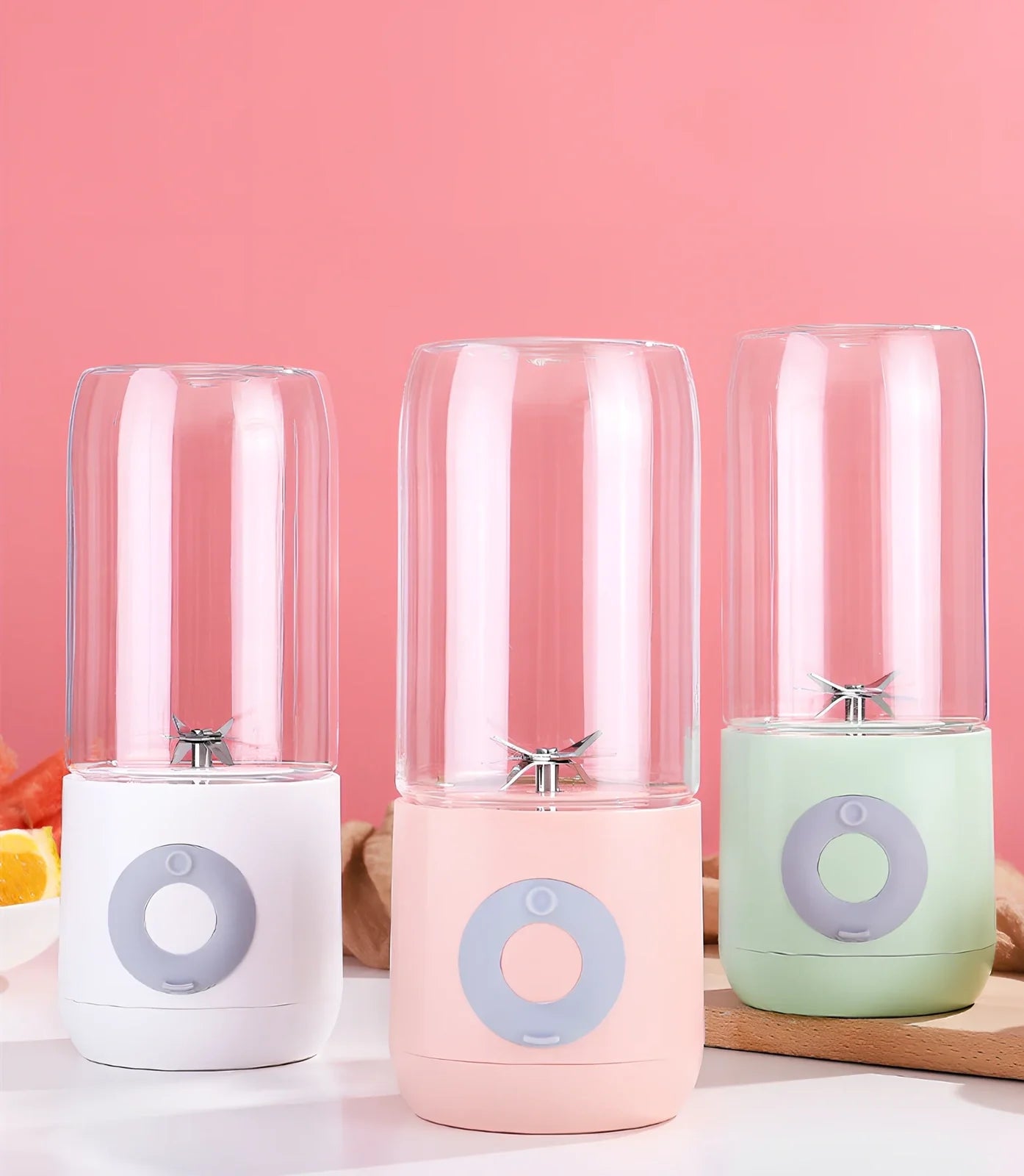 Compact USB automatic juicer in green colour measuring 7cm wide with 19.5cm height