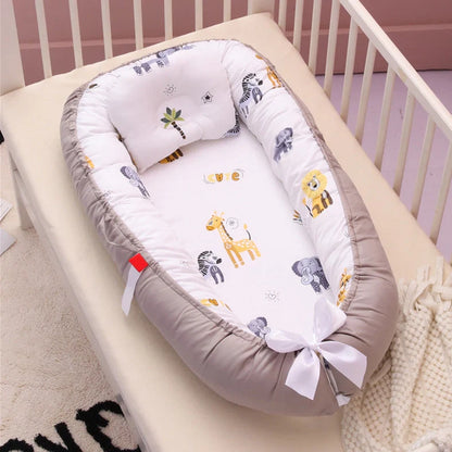 Portable cotton crib bed folded and unfolded showing 97x46cm dimensions and Banana leaf pattern
