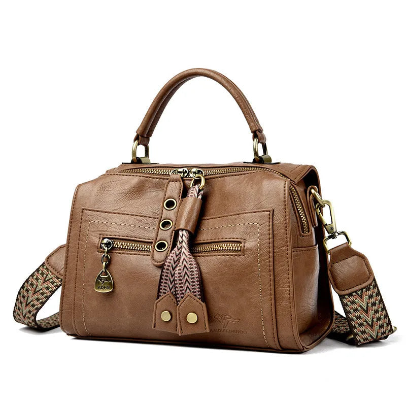 Women's one-shoulder crossbody bag in soft PU leather with retro styling