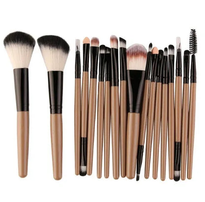 MAANGE 18-piece make-up brush set with fan-shaped tools for contouring and blending on a table