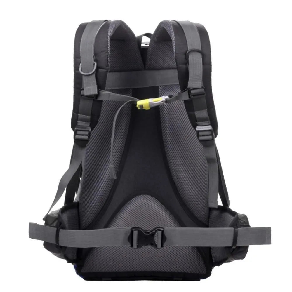 Leisure sports travel bag backpack in polyester with 20-35L capacity for outdoor use