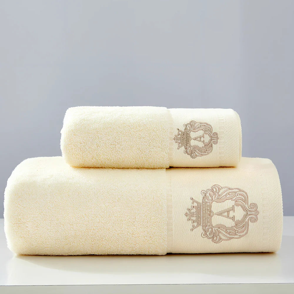 Pure cotton Austin bath towel set in beige: two 34x75cm hand towels and one 70x140cm bath towel for absorbent bathroom drying