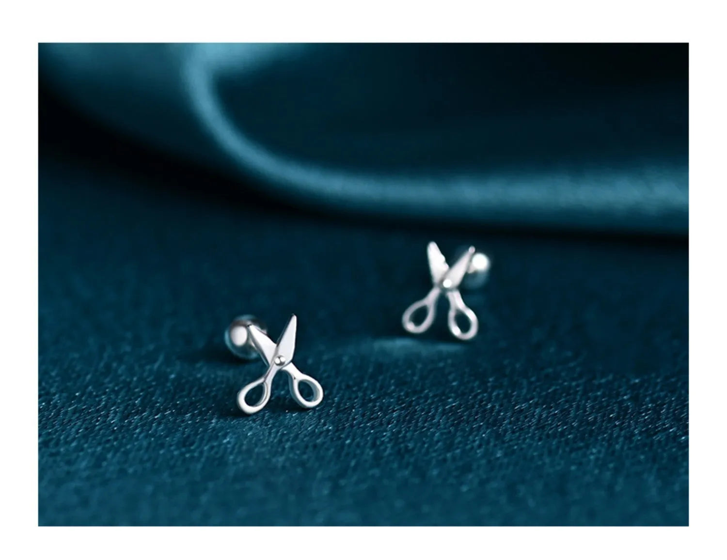S999 pure silver screw-style earrings with miniature scissors design, 1.5 cm by 0.8 cm