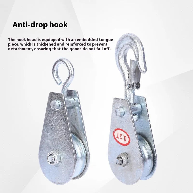 Red lifting pulley with safety latch, forged from A3 steel for industrial use with up to 5000kg load capacity.