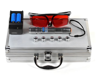 Pure white sneakers with colour accents weighing 850-900 grams in sizes 35-40