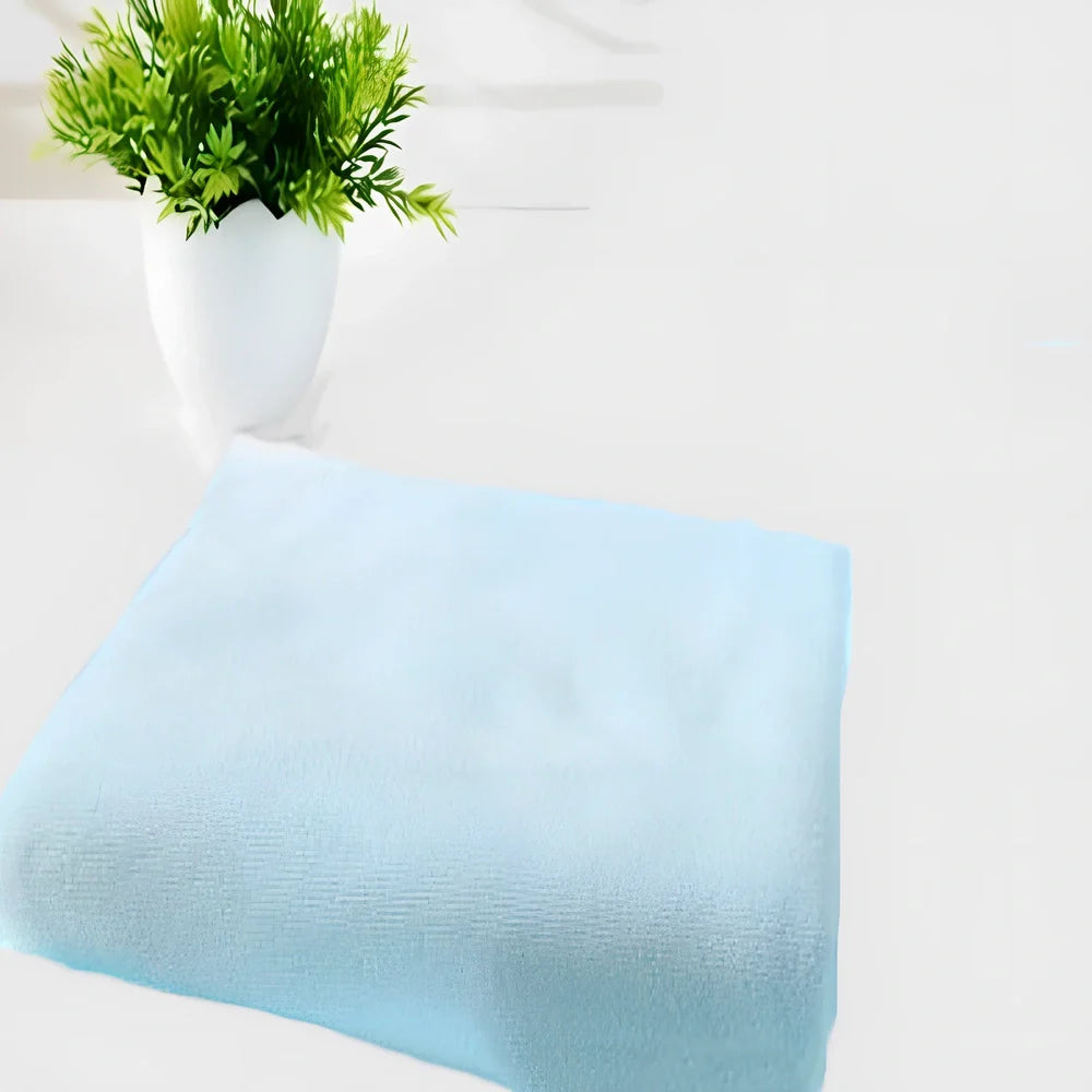 Microfiber bath towel in beige, 70x140cm size, quick-drying for beach or shower use