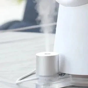 White desktop bladeless fan with humidification spray, 3 speeds, 60ml tank, 129x145x227mm