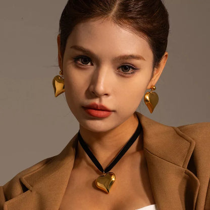 Gold plated stainless steel love heart necklace with hypo-allergenic and water-resistant features