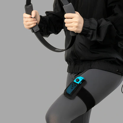 Fitness ring leggings with large fixed accessories and PU material construction
