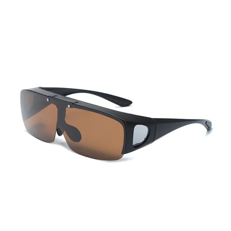 Polarised sunglasses with one-piece myopia lenses in black and grey, suitable for mountain climbing and biking activities.