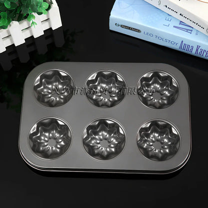 Flat round 6-cup cake mould with non-stick coating measuring 30cm diameter