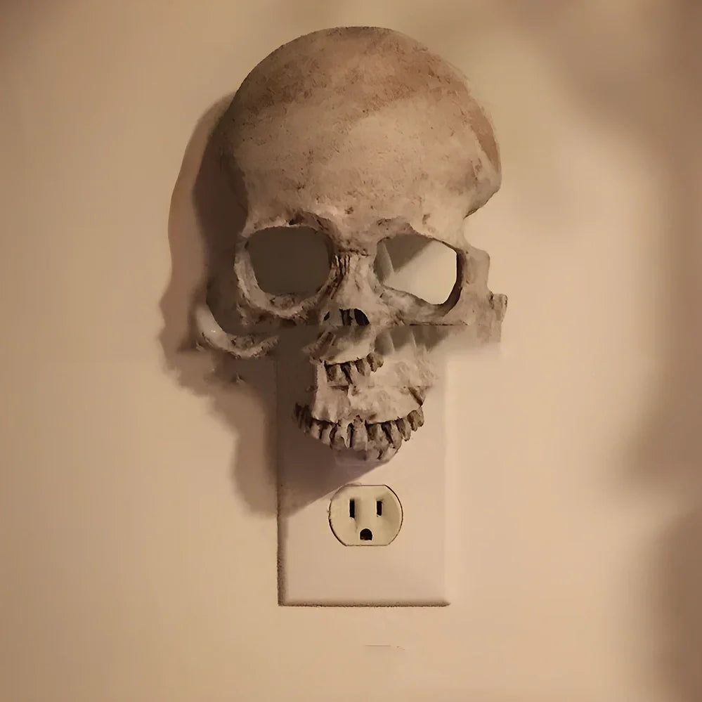 Skull decorative night light measuring 12x8x4cm with plug-in design for US outlets