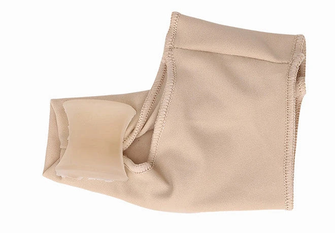 Comfortable toe separating socks with gel padding and adjustable silicone spacers for superior bunion relief
