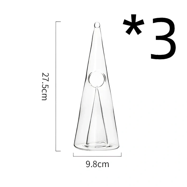 Korean-style clear glass waterfall decanter with 501-600ml capacity showing pouring stream
